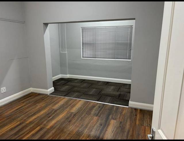 INDUSTRIAL PROPERTY TO RENT IN SIDWELL